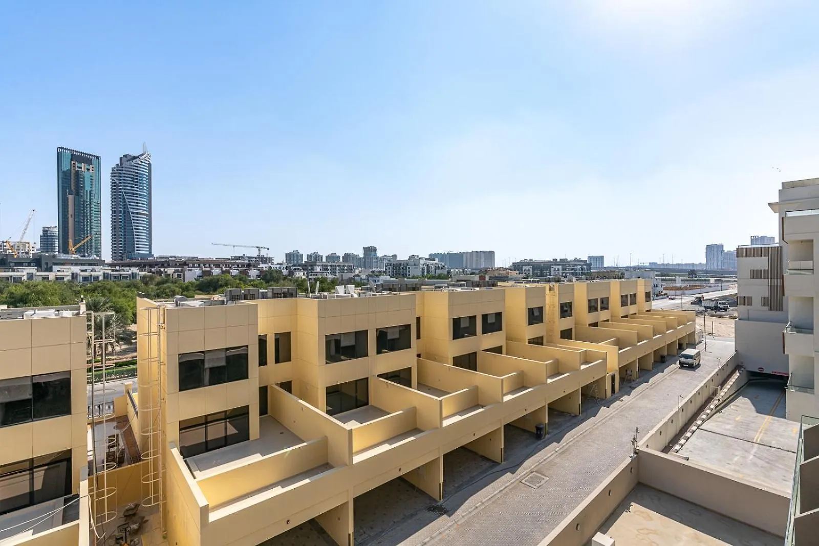 Apartment Stylish Studio Apt With Pool And Gym Dubai United Arab Emirates